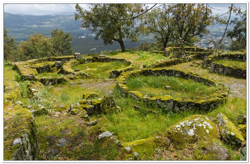 Severní Portugalsko, Archeologické naleziště Citania de Briteiros - hrad co navštívit a vidět v Portugalsku